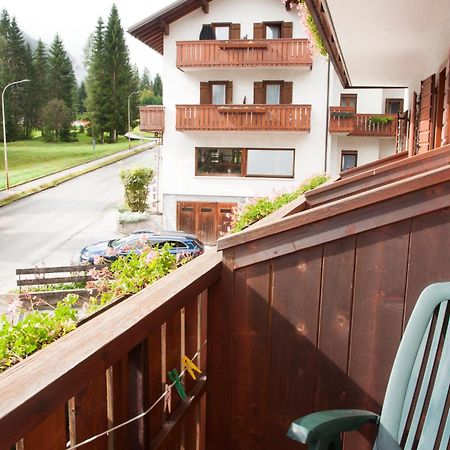 Garni Mariolina Bed and Breakfast Falcade Eksteriør billede