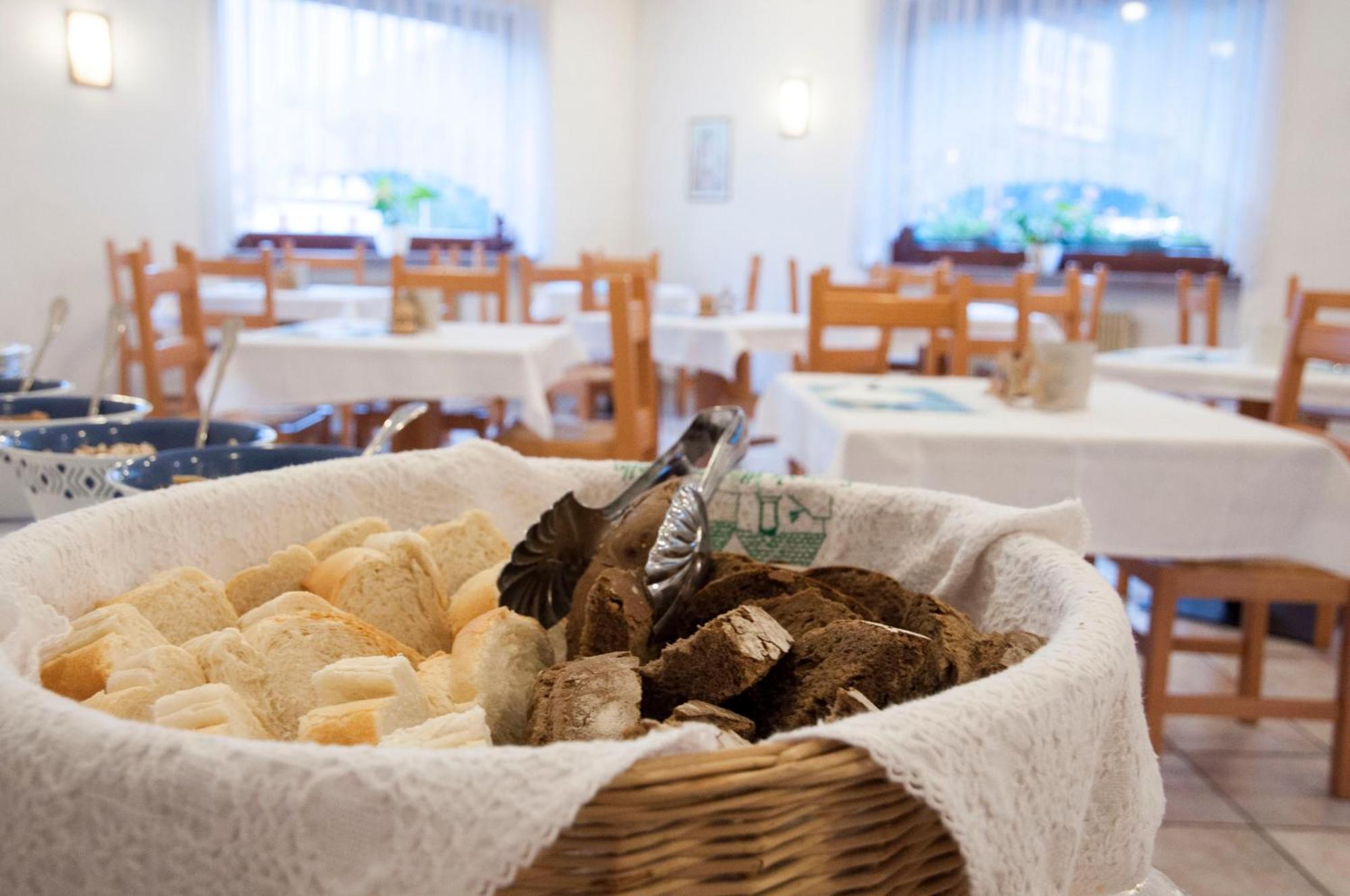 Garni Mariolina Bed and Breakfast Falcade Eksteriør billede