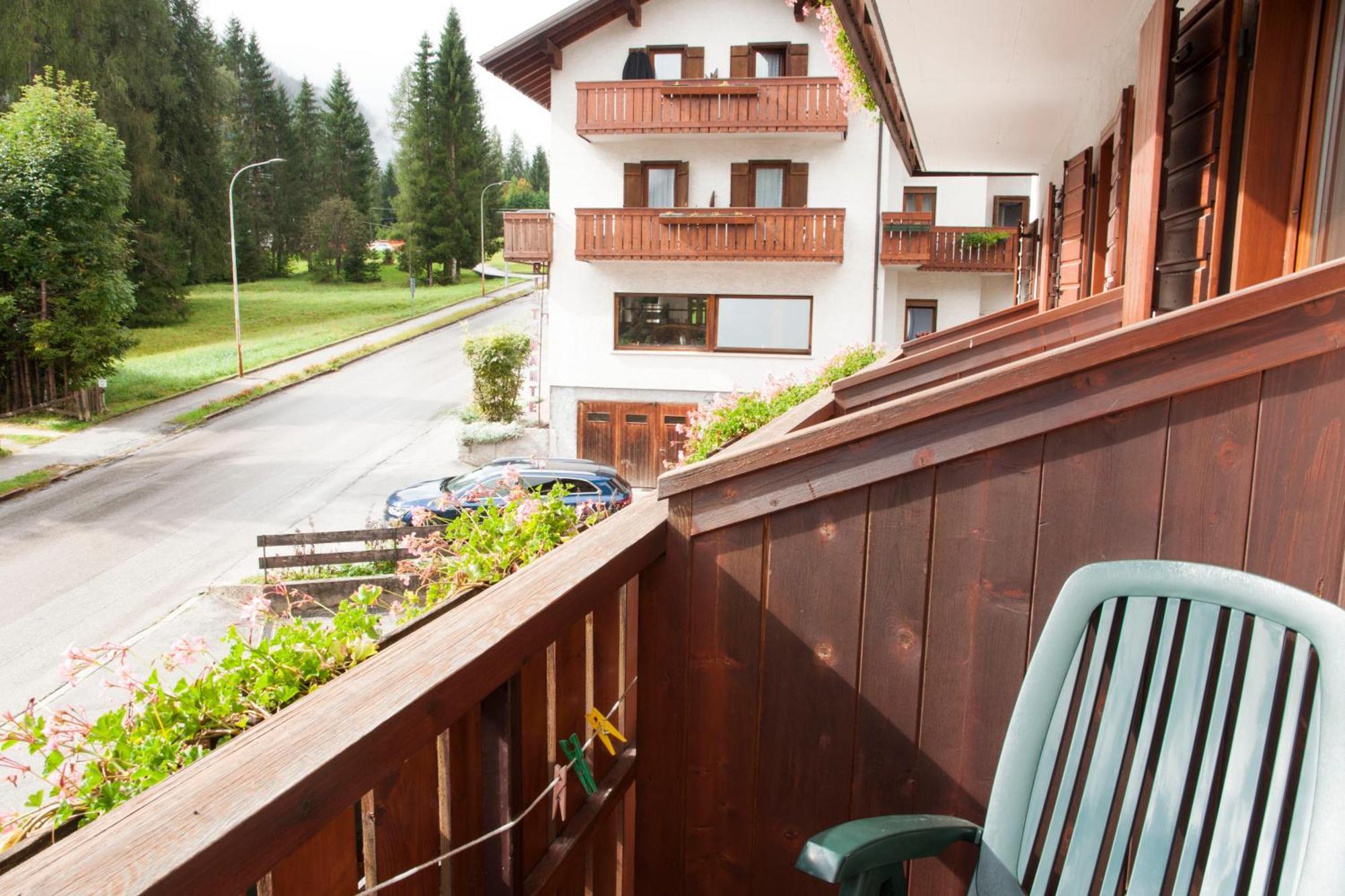Garni Mariolina Bed and Breakfast Falcade Eksteriør billede