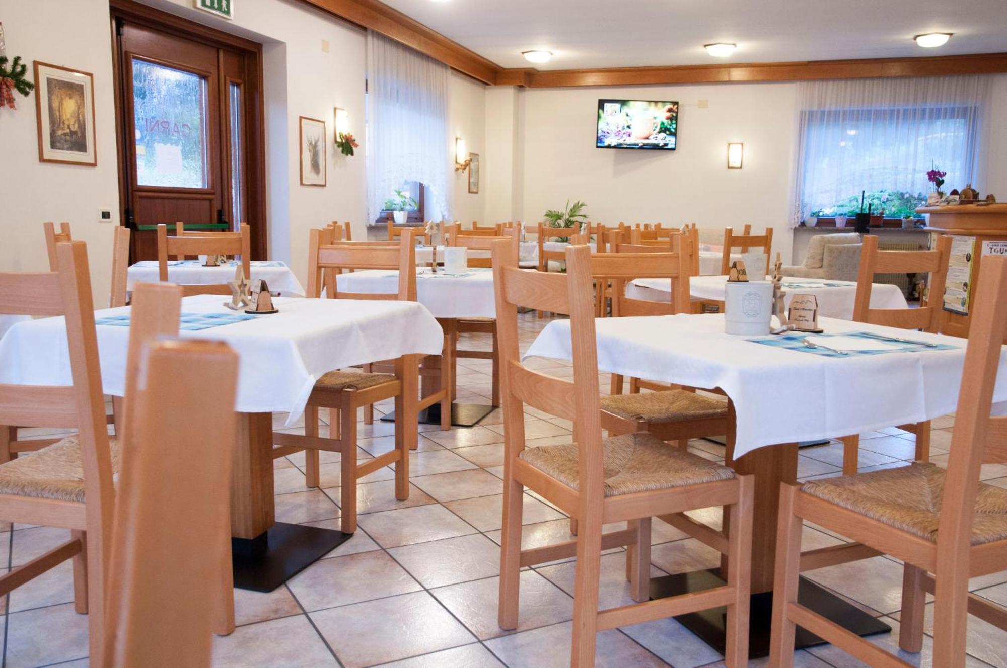 Garni Mariolina Bed and Breakfast Falcade Eksteriør billede