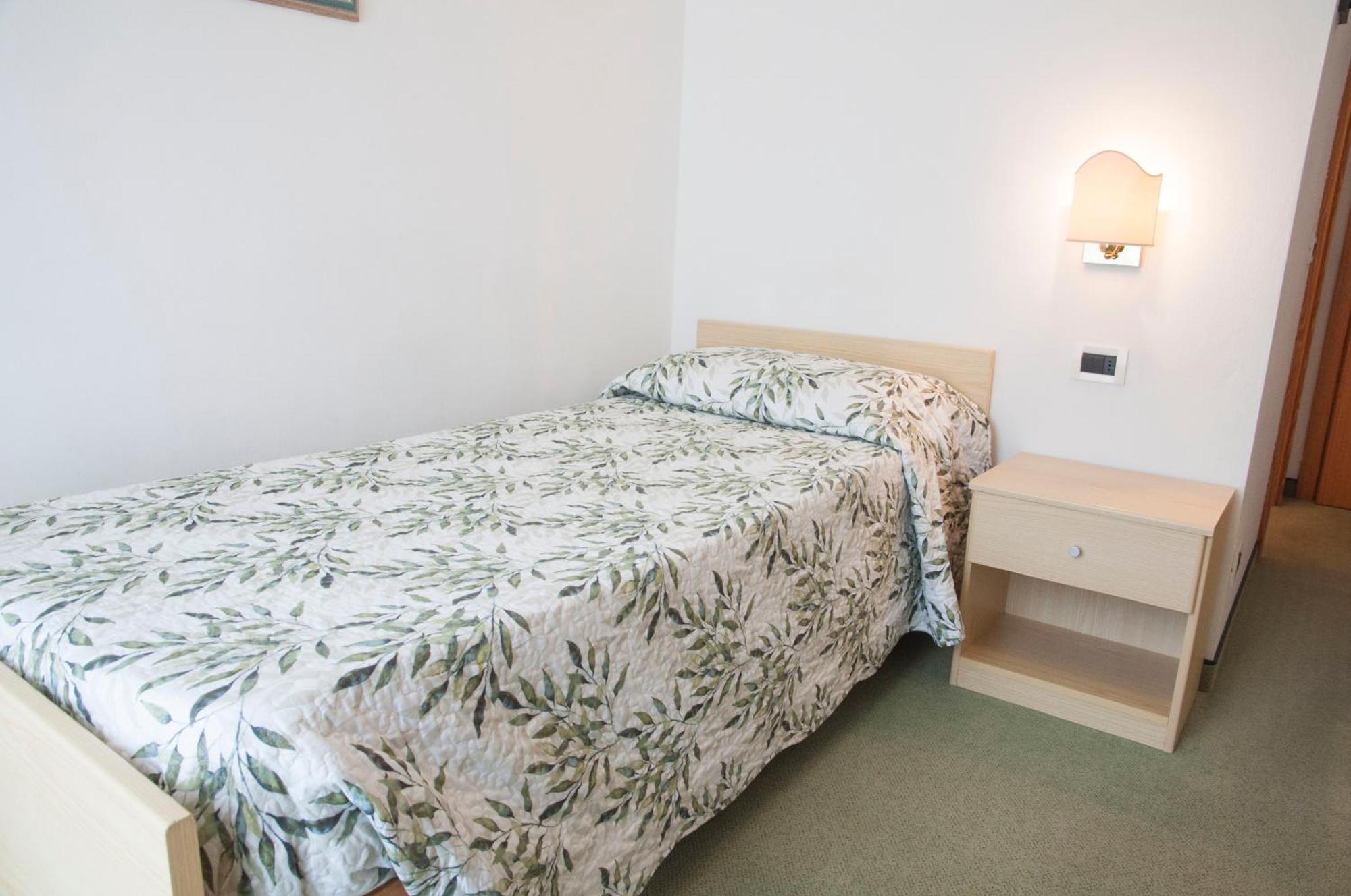 Garni Mariolina Bed and Breakfast Falcade Eksteriør billede