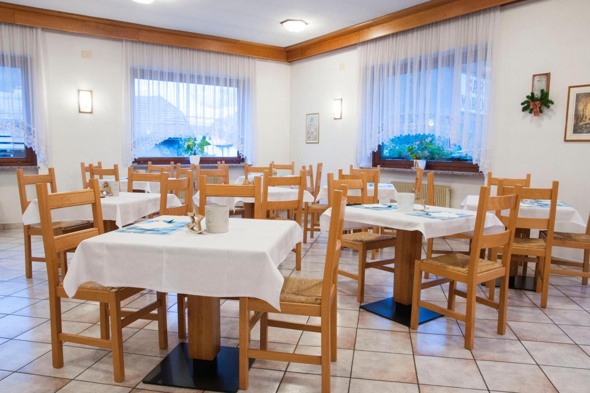 Garni Mariolina Bed and Breakfast Falcade Eksteriør billede