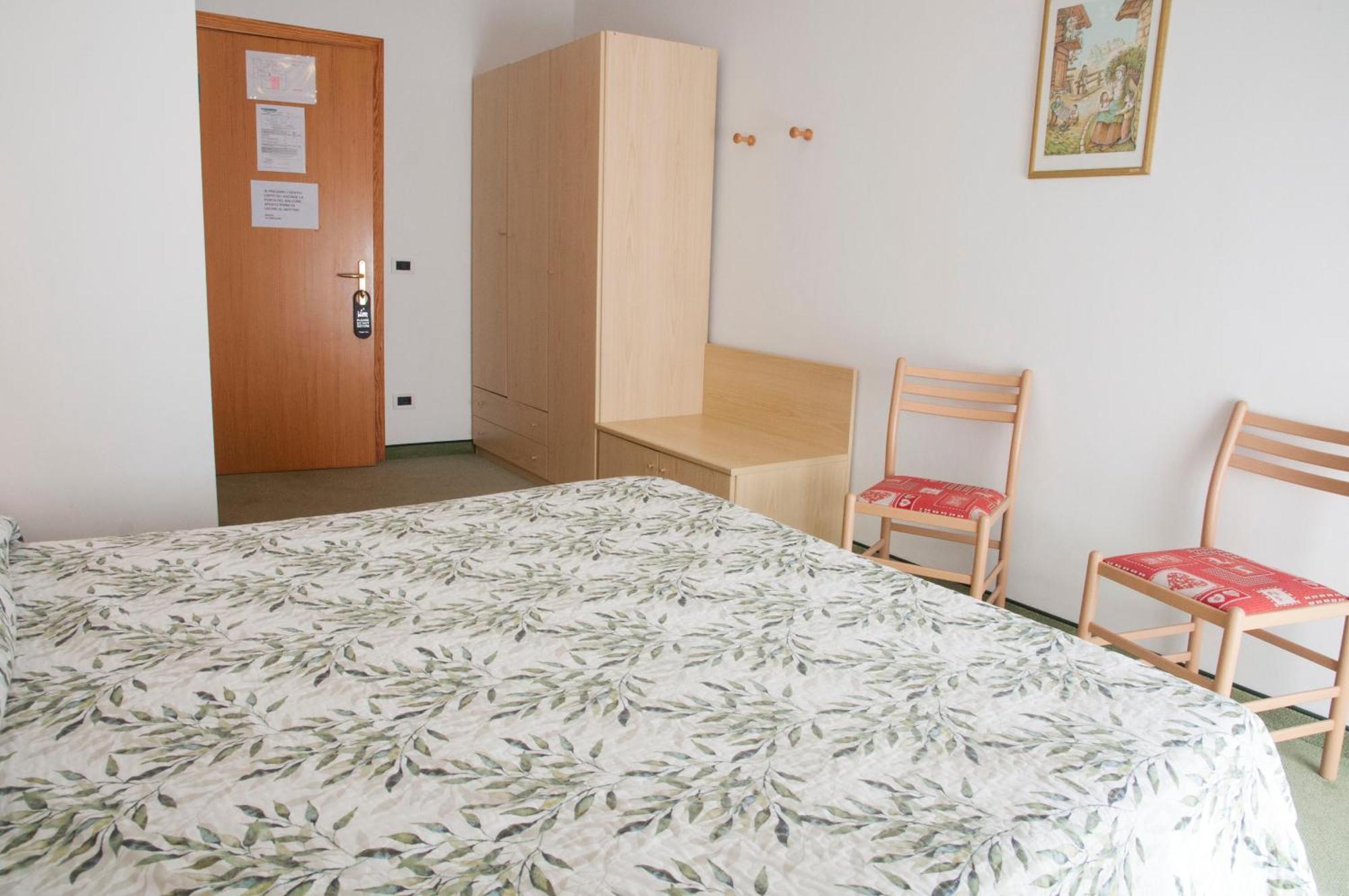 Garni Mariolina Bed and Breakfast Falcade Eksteriør billede