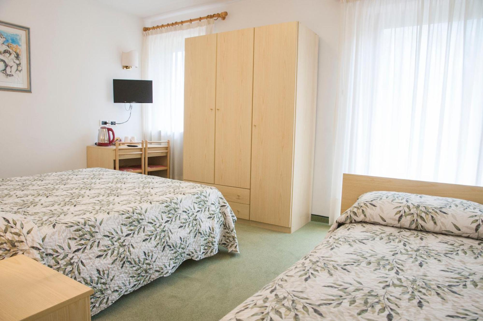 Garni Mariolina Bed and Breakfast Falcade Eksteriør billede