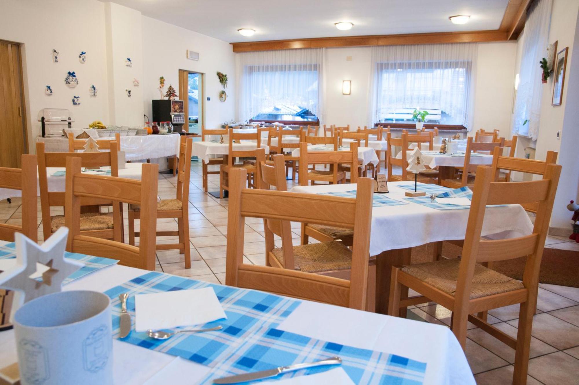 Garni Mariolina Bed and Breakfast Falcade Eksteriør billede