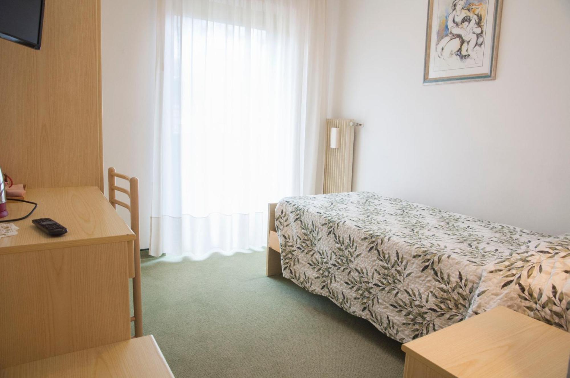 Garni Mariolina Bed and Breakfast Falcade Eksteriør billede