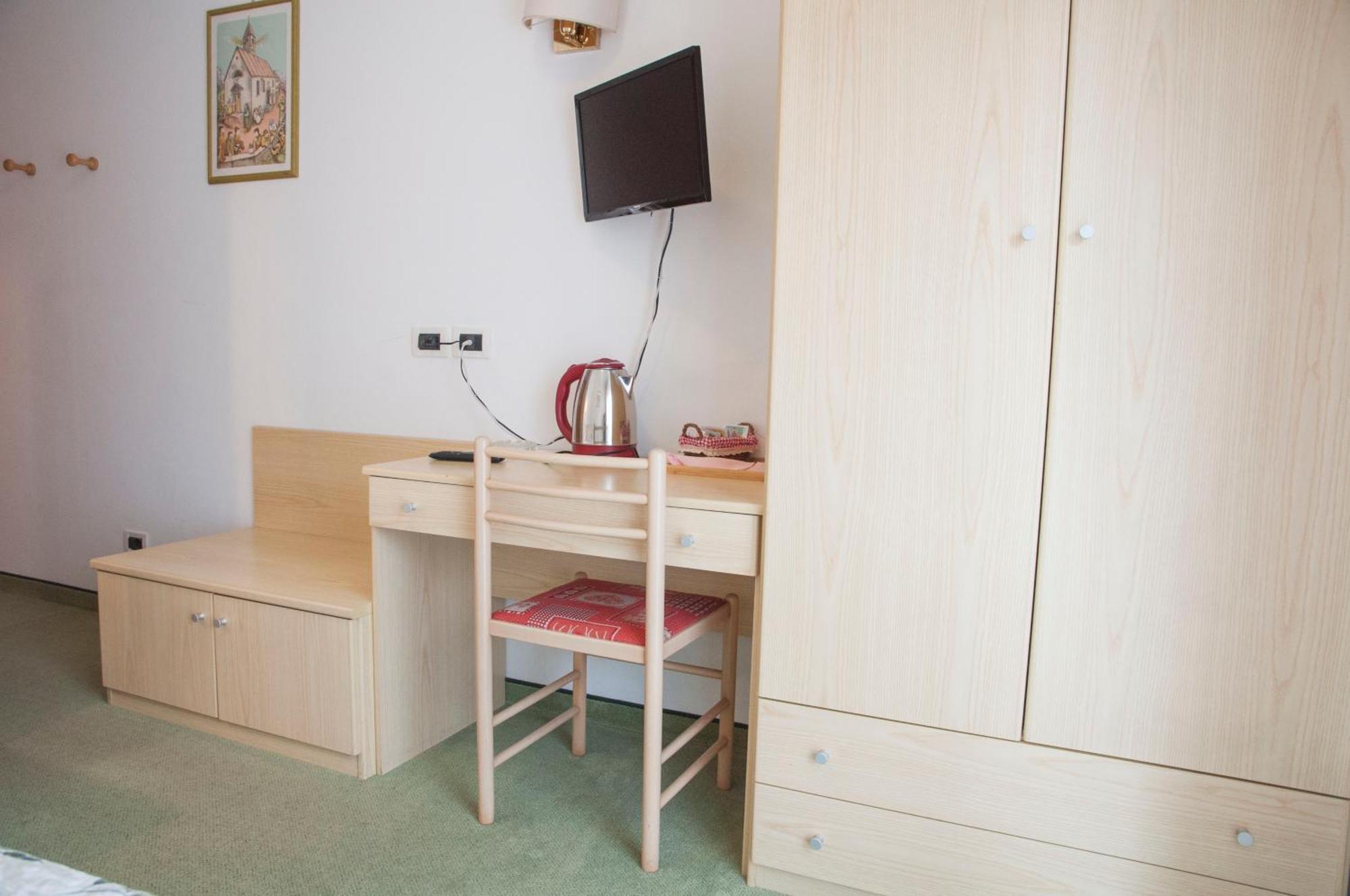 Garni Mariolina Bed and Breakfast Falcade Eksteriør billede