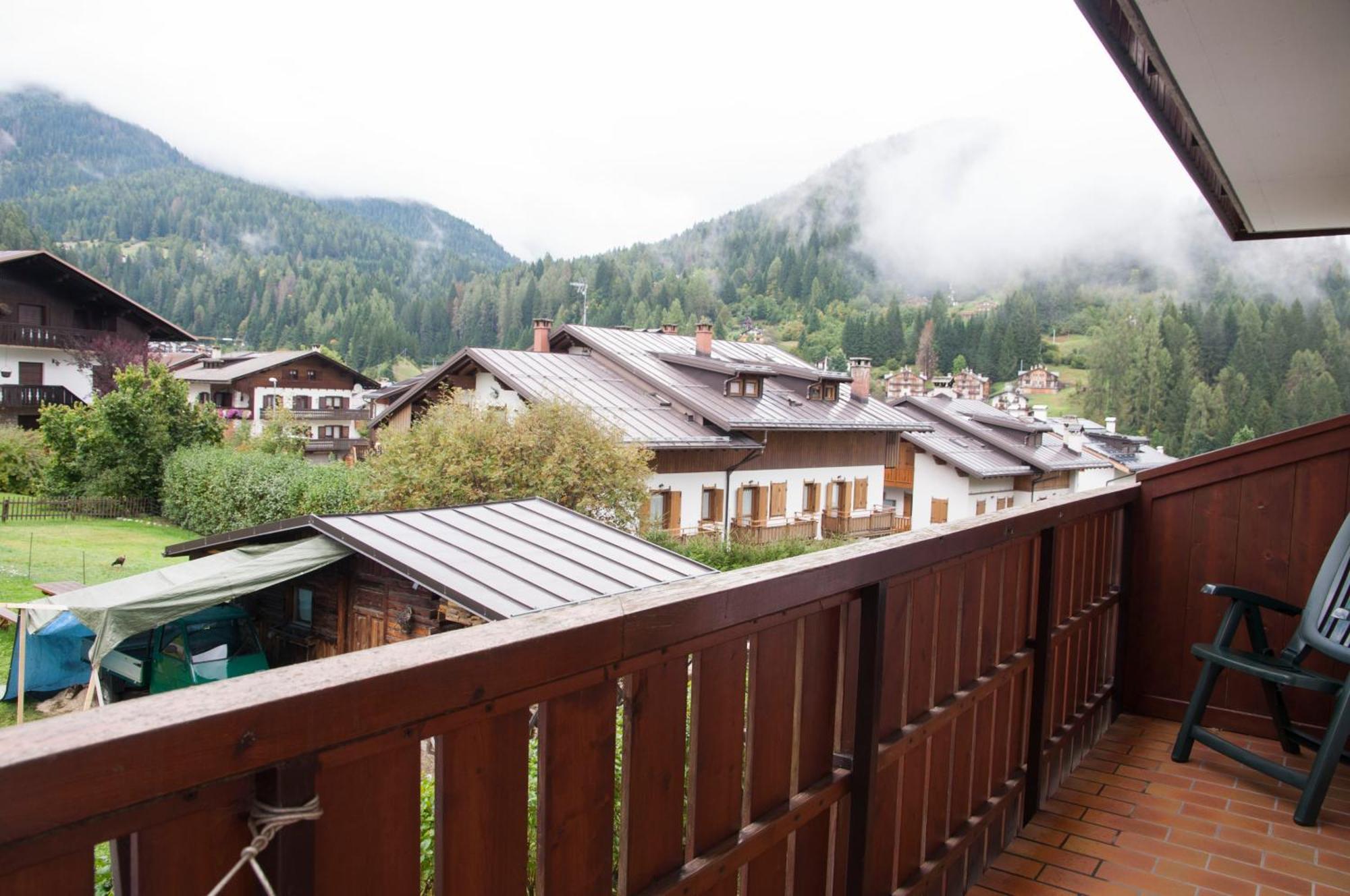 Garni Mariolina Bed and Breakfast Falcade Eksteriør billede