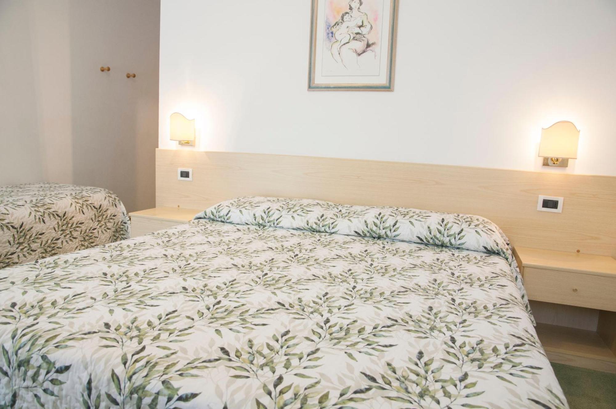 Garni Mariolina Bed and Breakfast Falcade Eksteriør billede